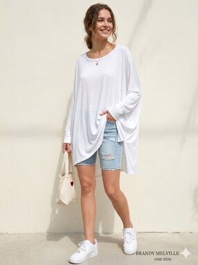 Brandy Melville White Oversized Batwing Long Sleeve Tunic Top O/S
